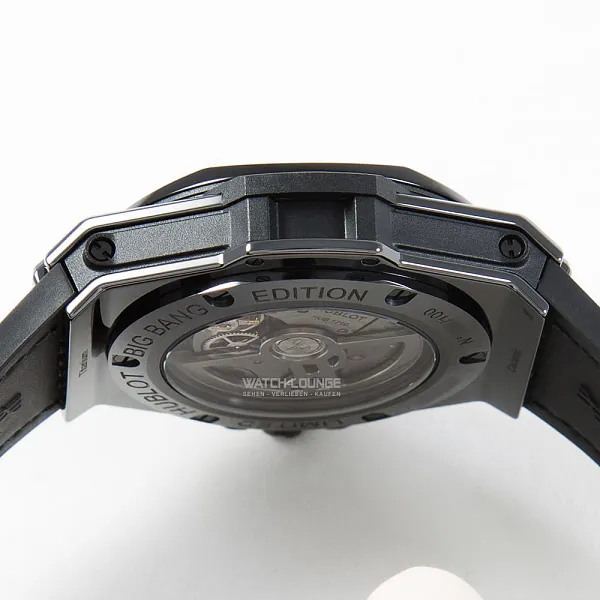 02095_watchlounge_lo.jpg