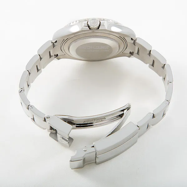 03437_watchlounge_lo.jpg