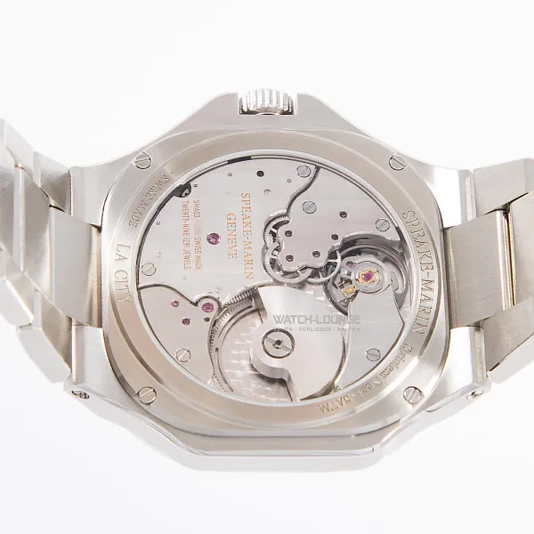 06255_watchlounge_lo.jpg