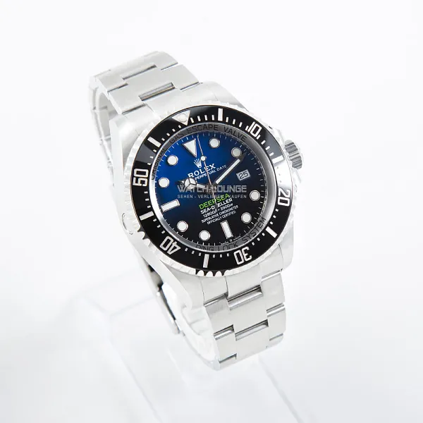 063_watchlounge_lo.jpg