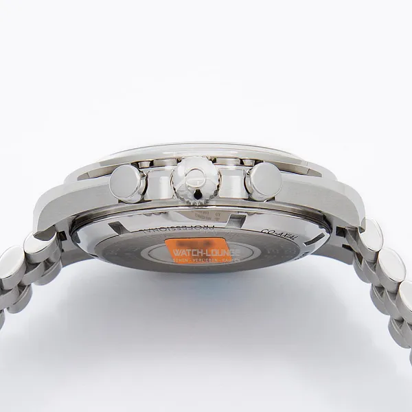 06674_watchlounge_lo.jpg