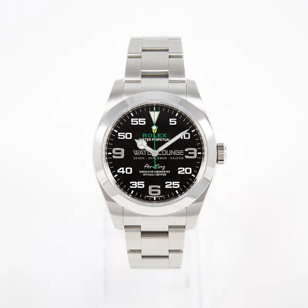 06798_watchlounge_lo.jpg