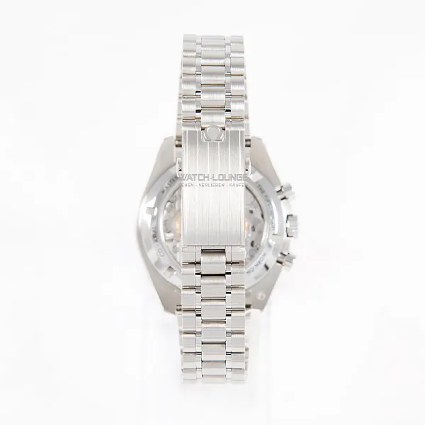07010_watchlounge_lo.jpg
