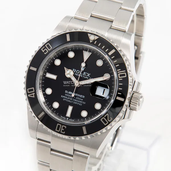 08878_watchlounge_lo_3.jpg