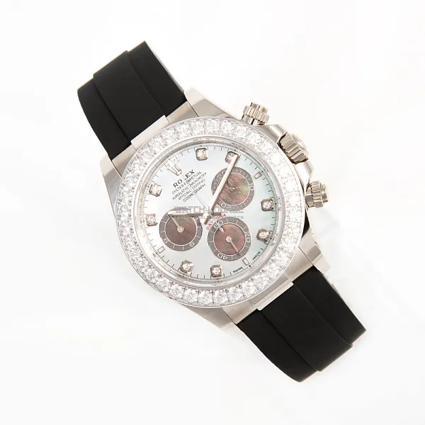 12770_watchlounge_lo.jpg