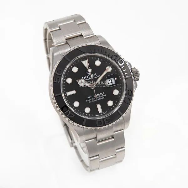 13335_watchlounge_lo.jpg