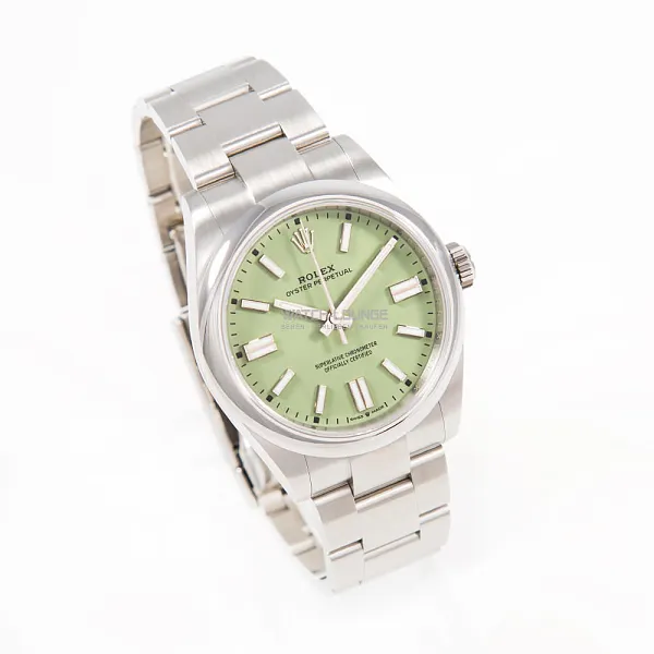 13662_watchlounge_lo.jpg