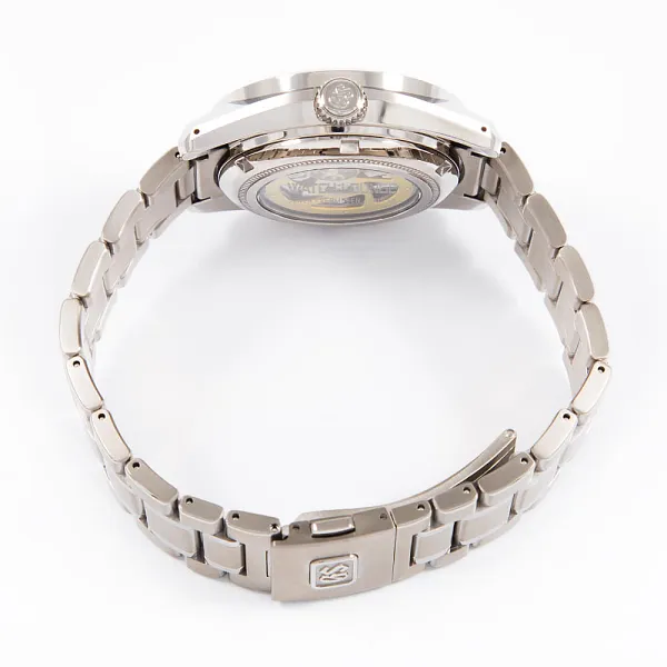 13742_watchlounge_lo.jpg