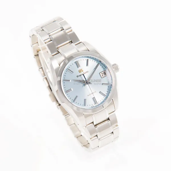 14293_watchlounge_lo.jpg