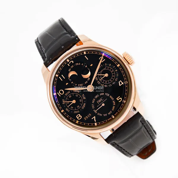 14657_watchlounge_lo.jpg