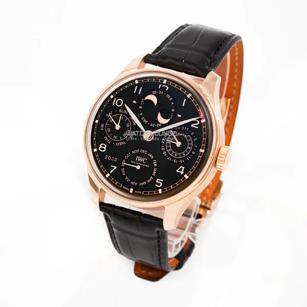 14660_watchlounge_lo.jpg
