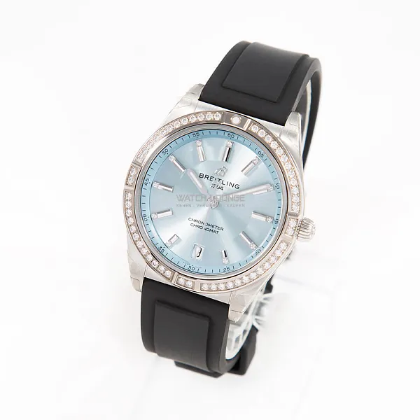 14767_watchlounge_lo.jpg