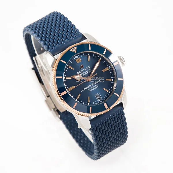 14800_watchlounge_lo.jpg
