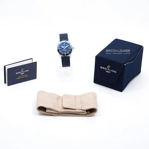 14807_watchlounge_lo.jpg