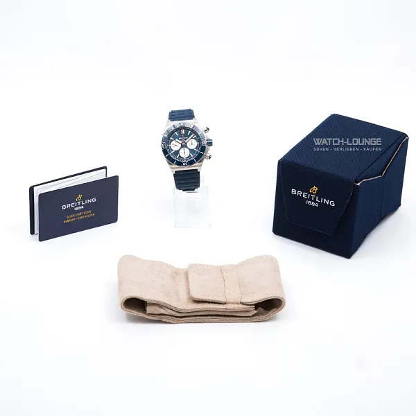 14819_watchlounge_lo.jpg