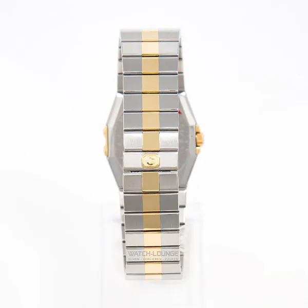 15429_watchlounge_lo.jpg