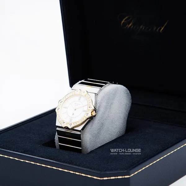 15431_watchlounge_lo.jpg
