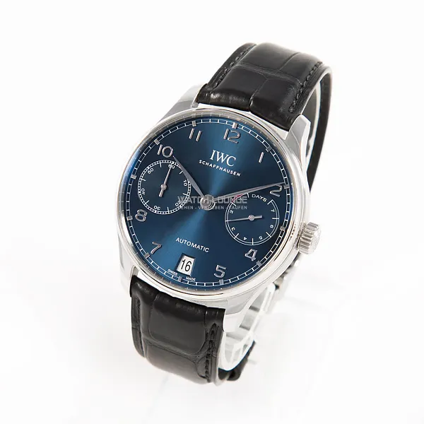 15550_watchlounge_lo.jpg