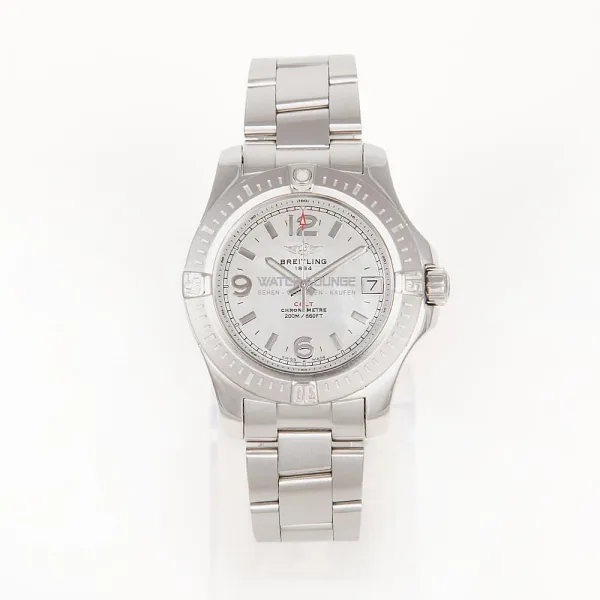 15637_watchlounge_lo.jpg