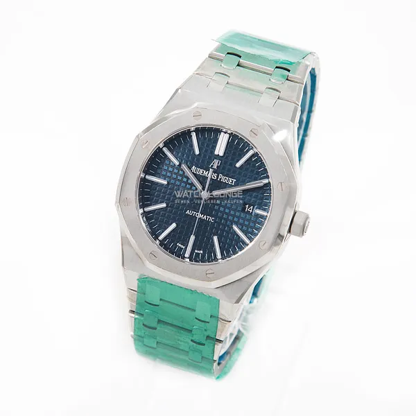 15803_watchlounge_lo.jpg