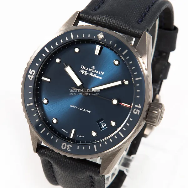 15886_watchlounge_lo_1.jpg