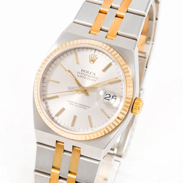 15949_watchlounge_lo_1.jpg