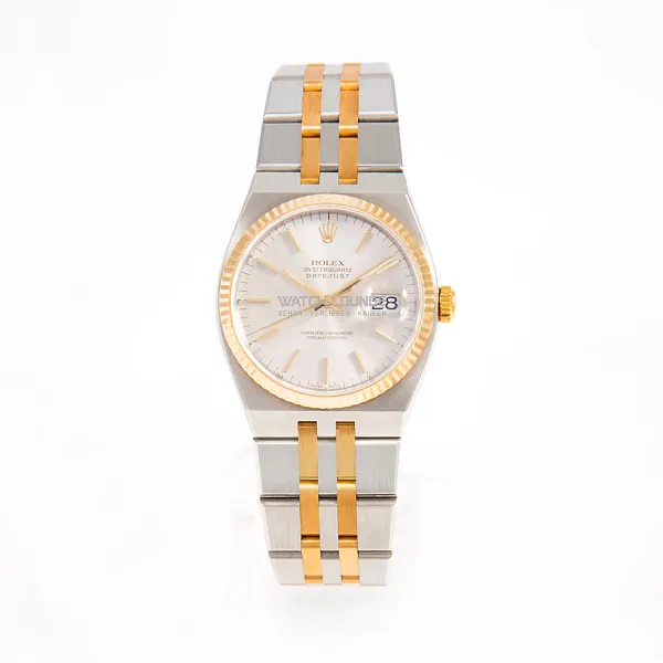 15951_watchlounge_lo.jpg