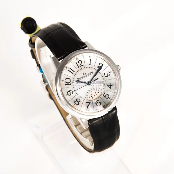 16158_watchlounge_lo.jpg