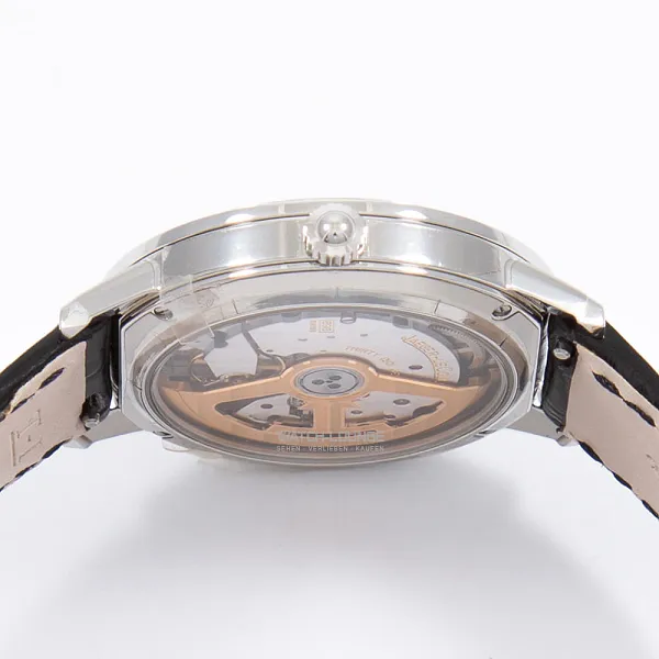 16248_watchlounge_lo.jpg
