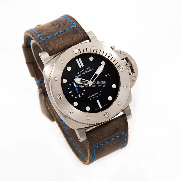 16379_watchlounge_lo.jpg