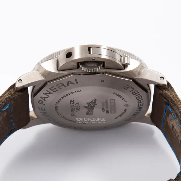 16381_watchlounge_lo.jpg