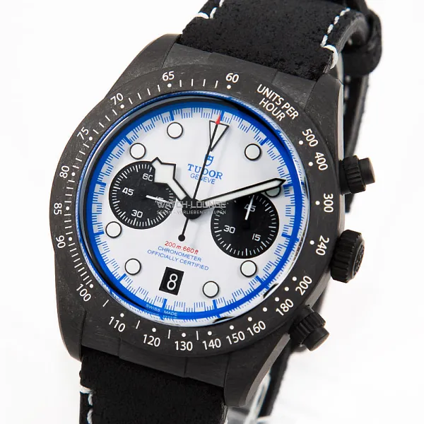 16408_watchlounge_lo_1.jpg
