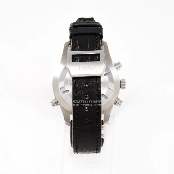 16495_watchlounge_lo.jpg