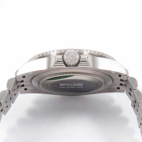 16804_watchlounge_lo.jpg
