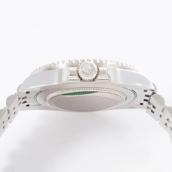 17685_watchlounge_lo.jpg