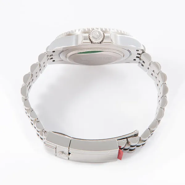 17687_watchlounge_lo.jpg